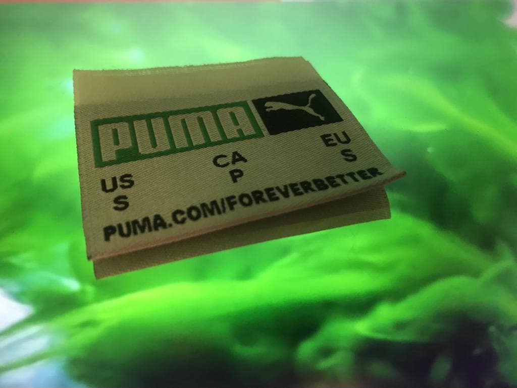 Premium woven label detail